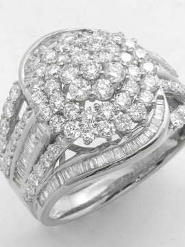 14KW 2.50CTW ROUND CLUSTER RING - BAGUETTE DIAMOND