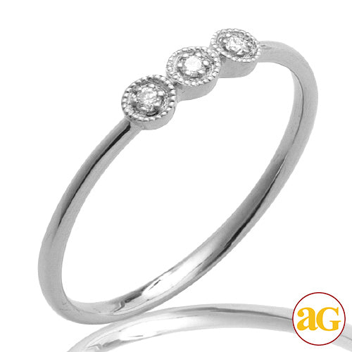 14KW 0.04CTW DIAMOND 3-STONE RING