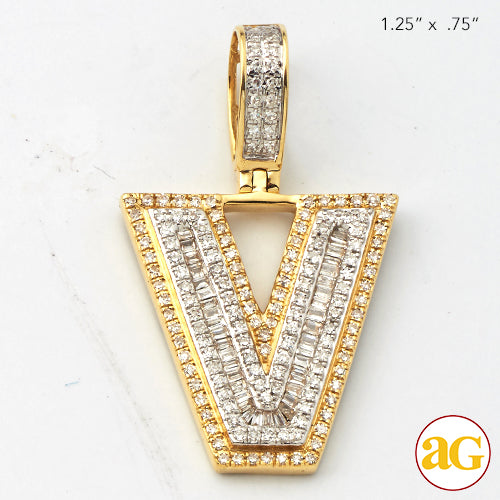 14KY 0.60 CTW DIAMOND INITIAL PENDANT &quot;V&quot;